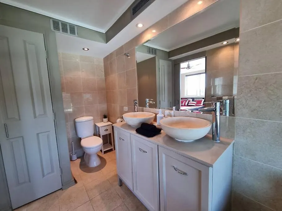 Surfers Paradise Penthouse & Rooftop Plunge Pool 골드코스트