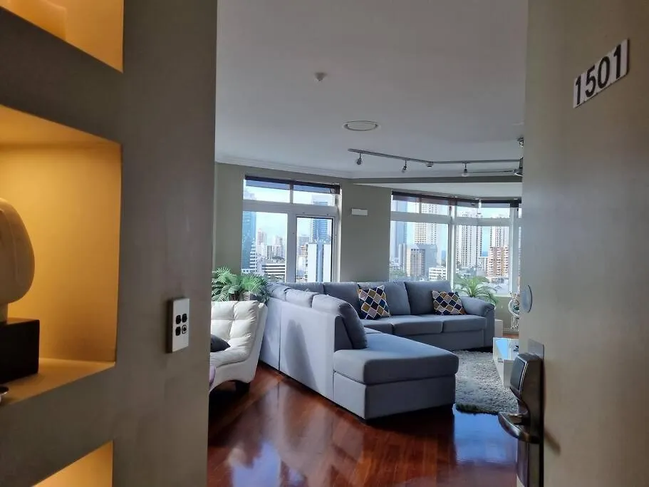 Surfers Paradise Penthouse & Rooftop Plunge Pool 펜션