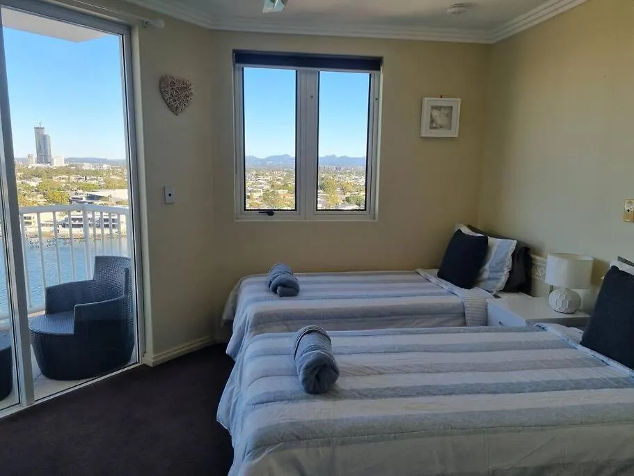 펜션 Surfers Paradise Penthouse & Rooftop Plunge Pool 골드코스트