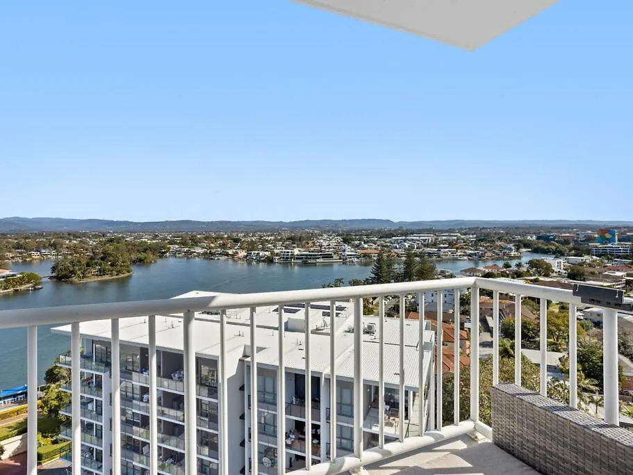 Surfers Paradise Penthouse & Rooftop Plunge Pool 펜션