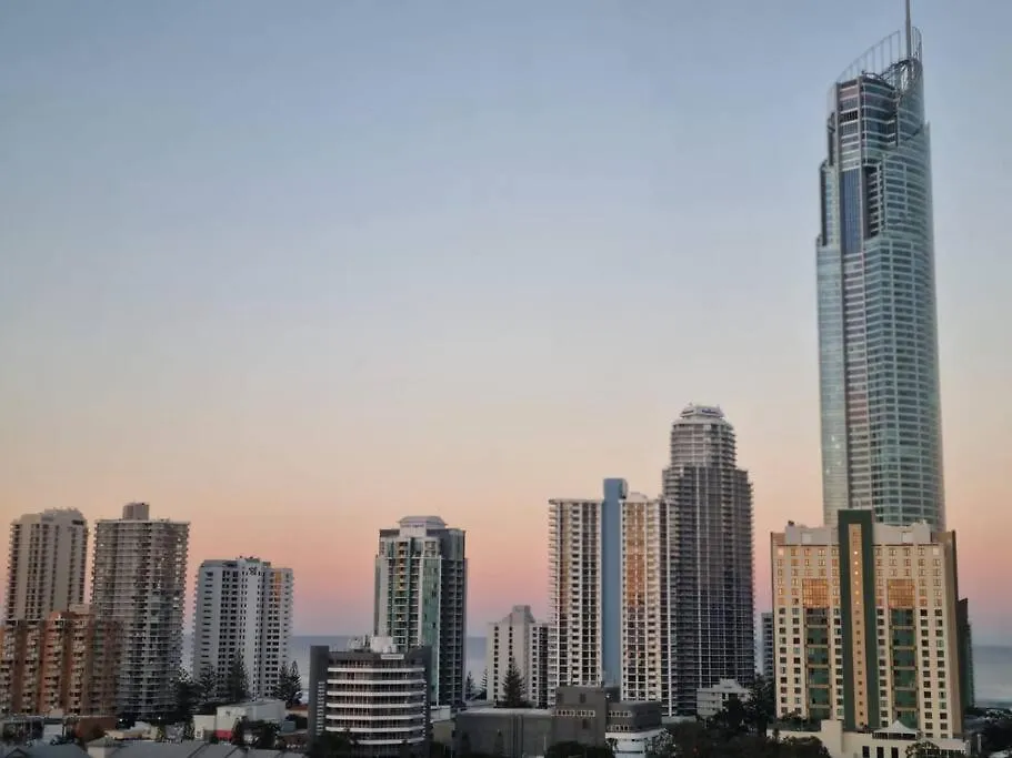Surfers Paradise Penthouse & Rooftop Plunge Pool 펜션