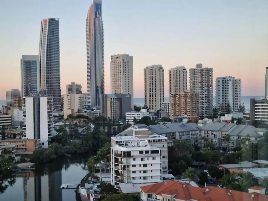 Surfers Paradise Penthouse & Rooftop Plunge Pool * 골드코스트