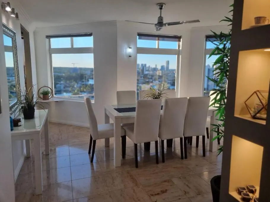 Surfers Paradise Penthouse & Rooftop Plunge Pool 골드코스트