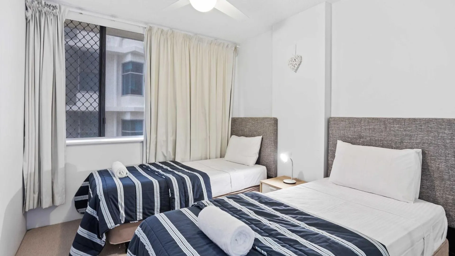 Apartment Iconic Burleigh Beachfront, 2 Bedroom *