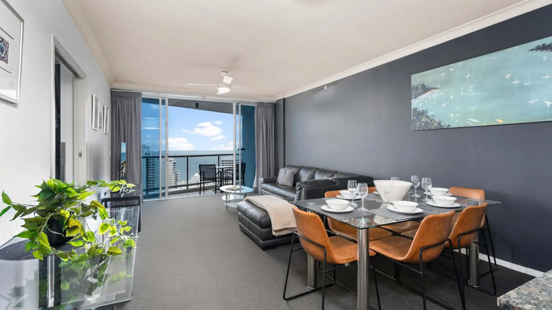 Apartment Chevron Renaissance - Self Contained & Privately Managed *