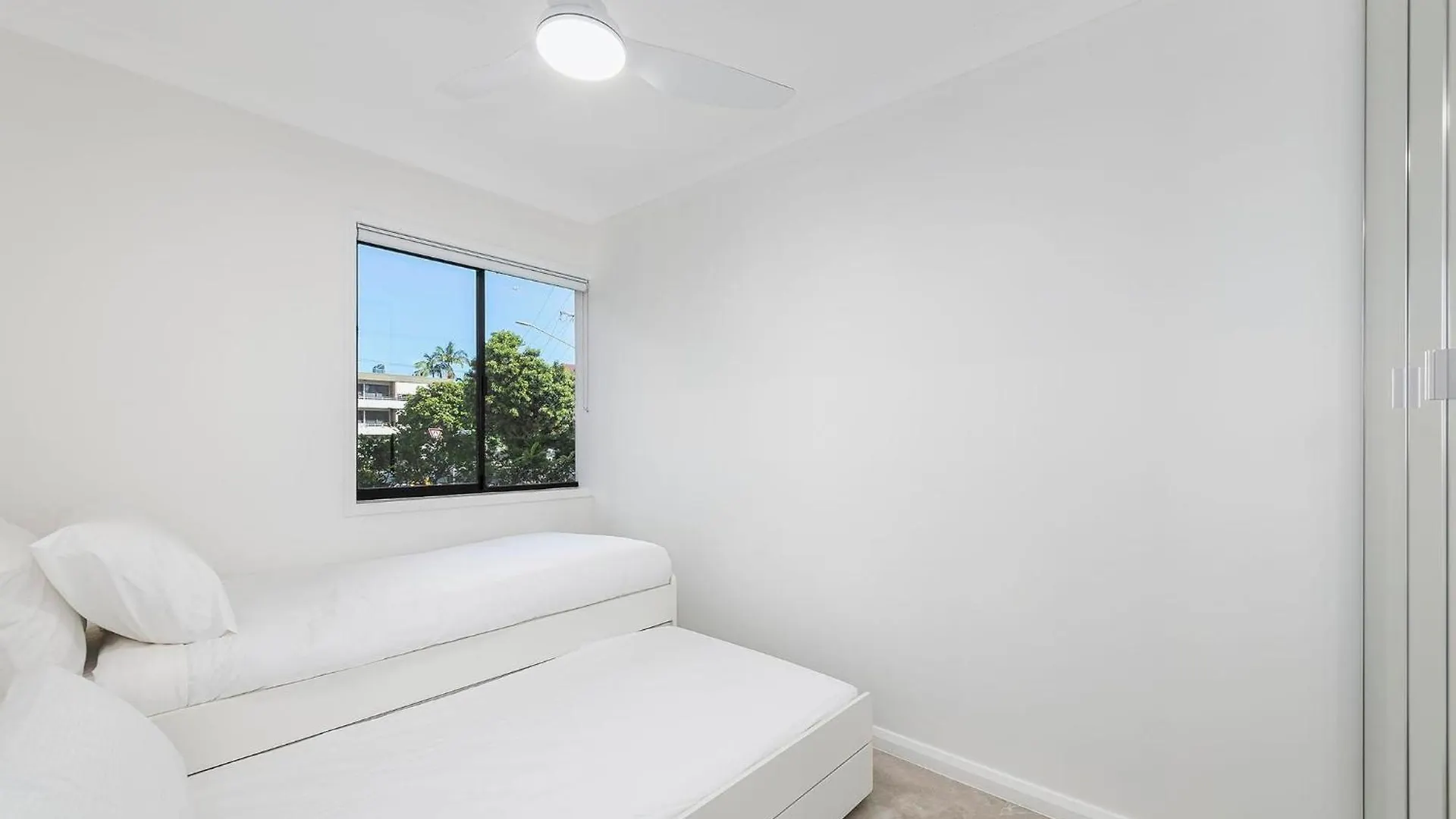 Rio Grand Peninsular Dr Apartment *