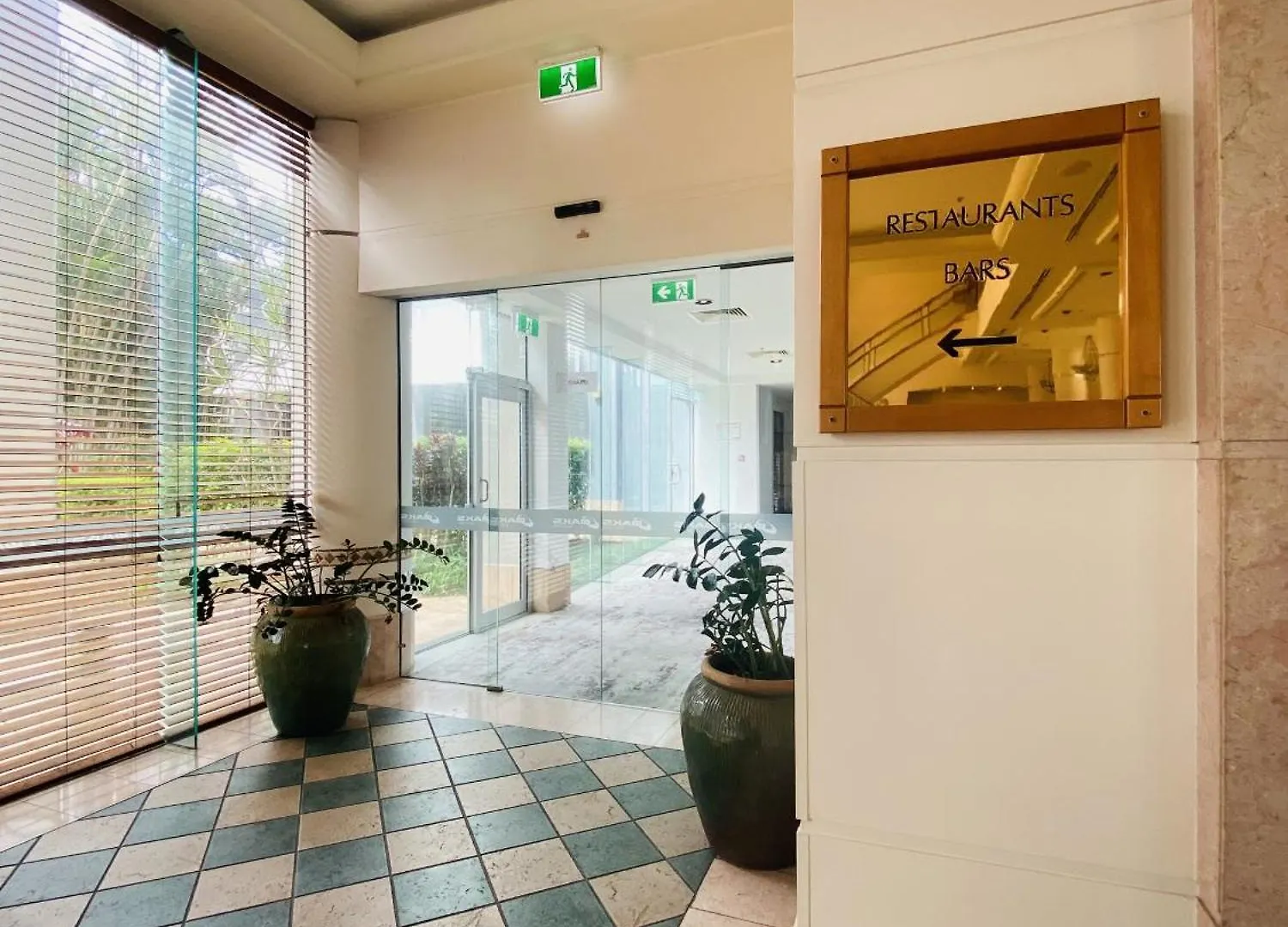 Ocean View Surfers Paradise Hotel 4*