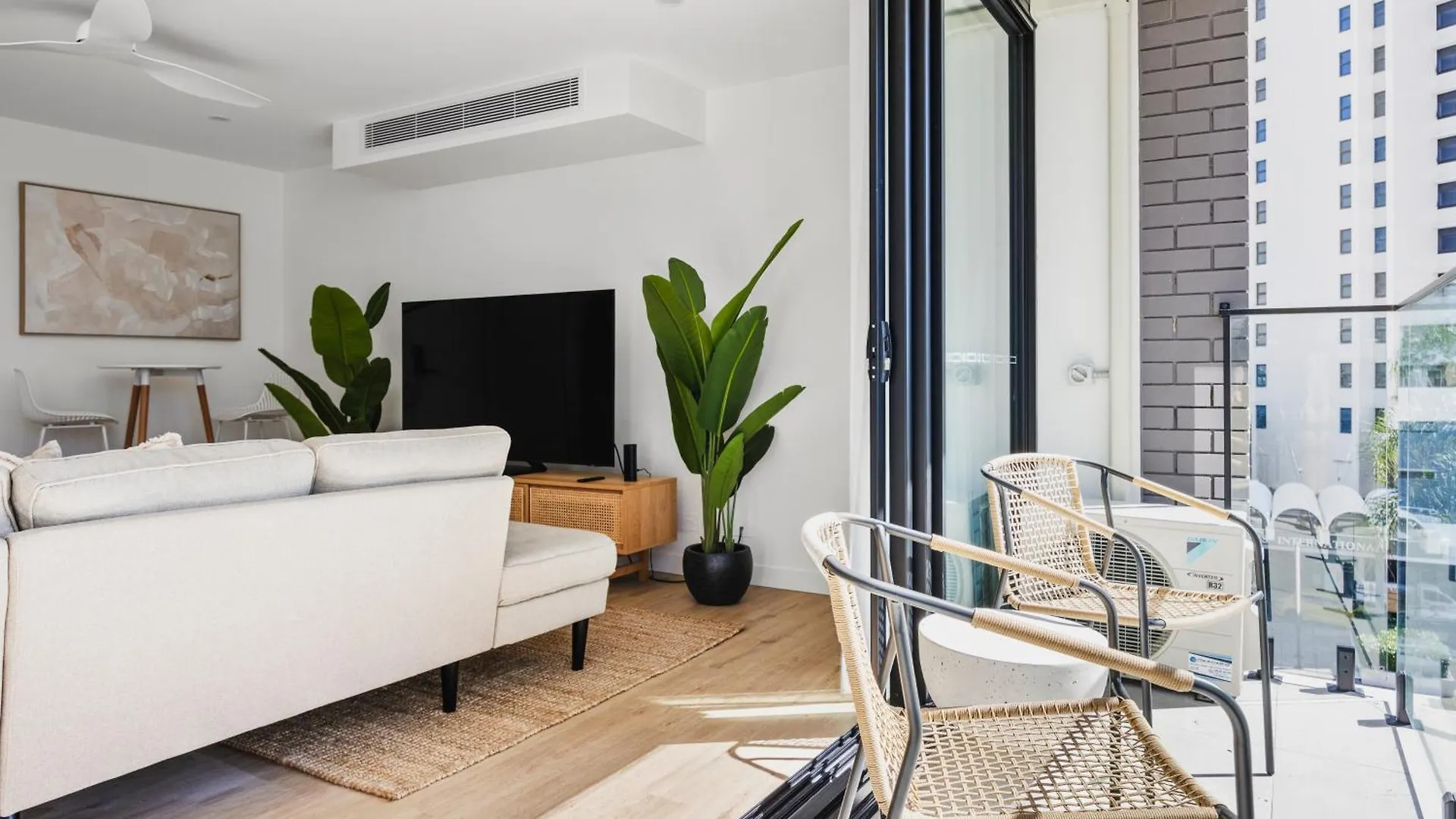 The Shores Surfers Paradise * Gold Coast