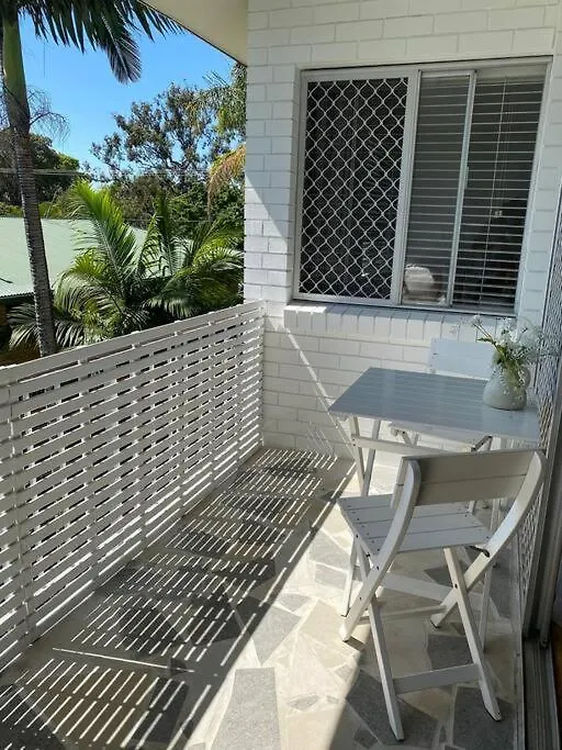 Apartment Sunny Beachside Escape 2br Walk To Palm *