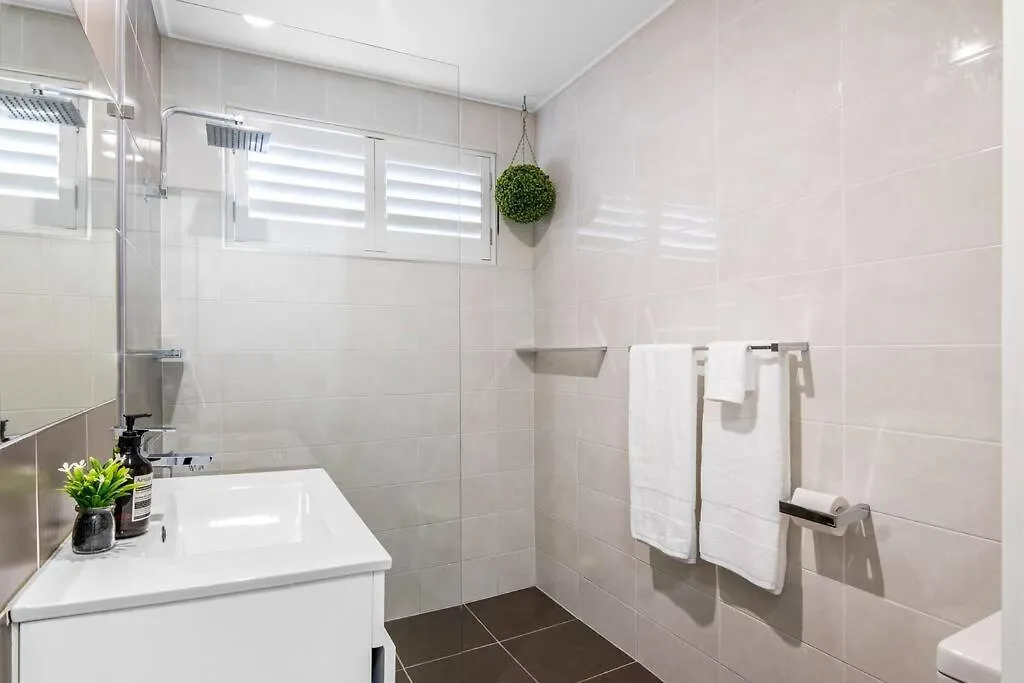 Burleigh Beachfront Beauty 2 Bed Parking Wifi * Gold Coast