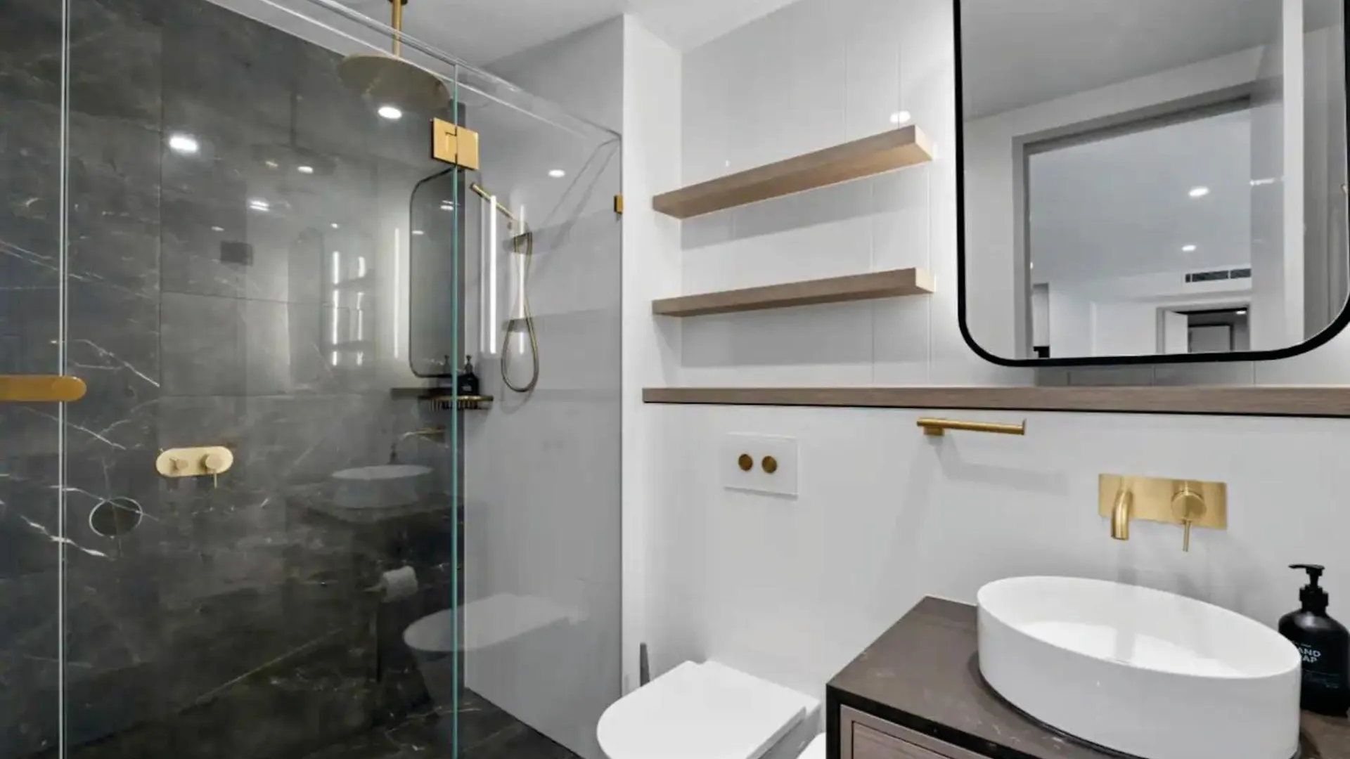 Serain Residences On 88 Esplanade Surfers Paradise Appartement *