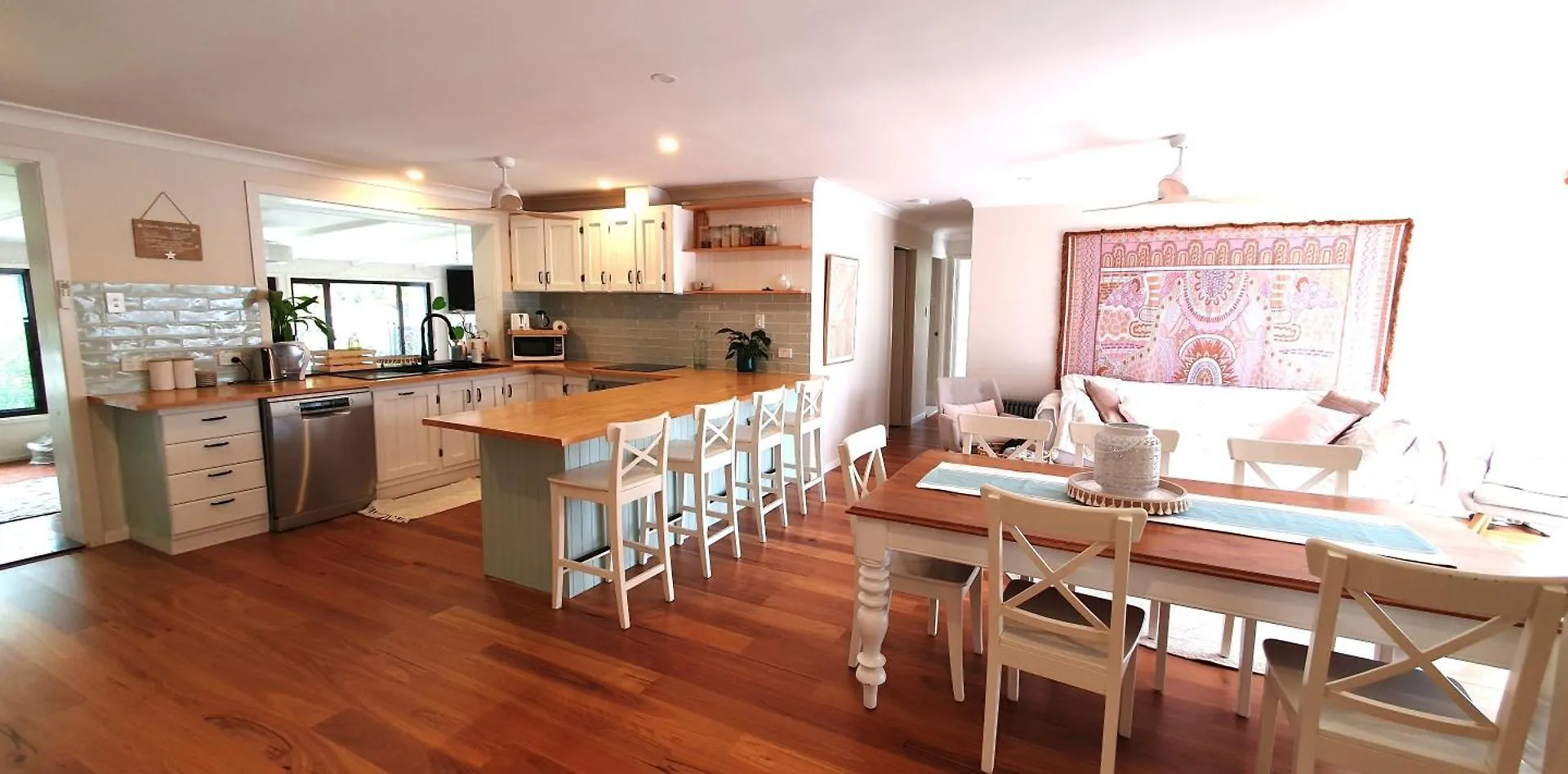 Family Retreat, 1 And Half Kms, Shops, Full Apartment