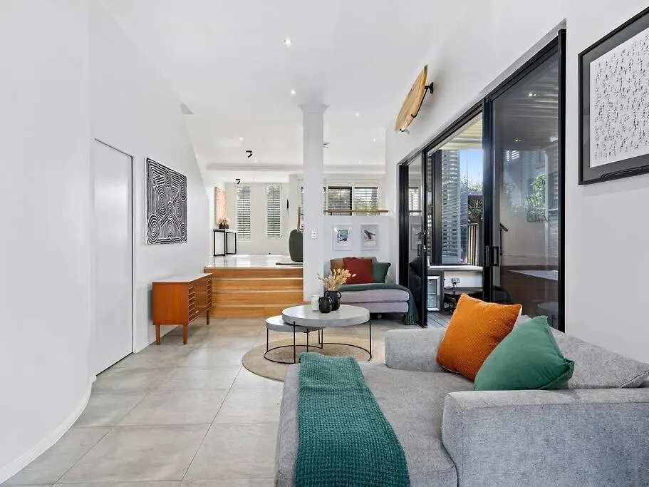Side Bliss Mermaid Beach, 3bd - Heated Pool Holiday home Gold Coast