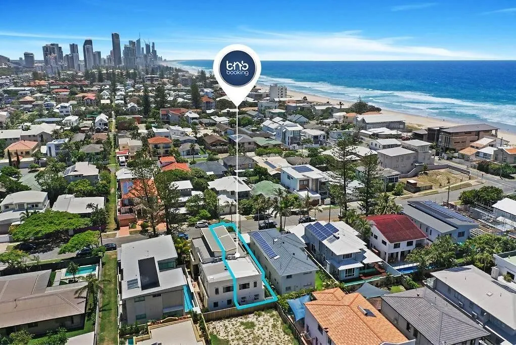 Holiday home Side Bliss Mermaid Beach, 3bd - Heated Pool Gold Coast
