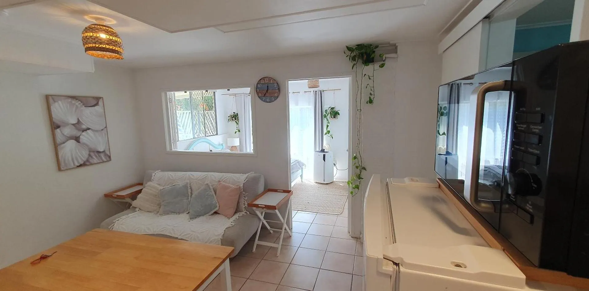 Guest house Entire Guest - Is 1 And Half Km - Pets Welcome Gold Coast