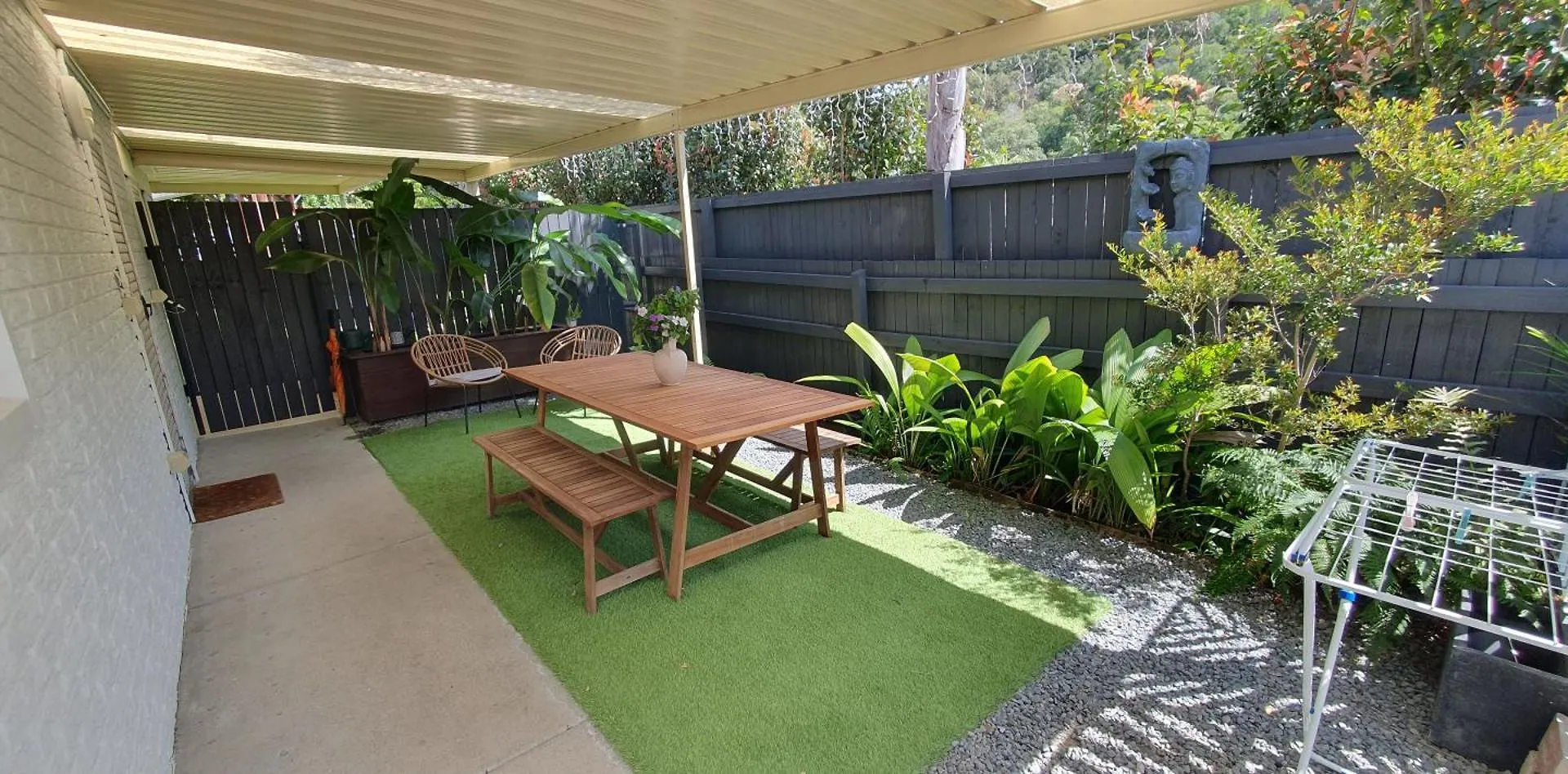 Entire Guest - Is 1 And Half Km - Pets Welcome