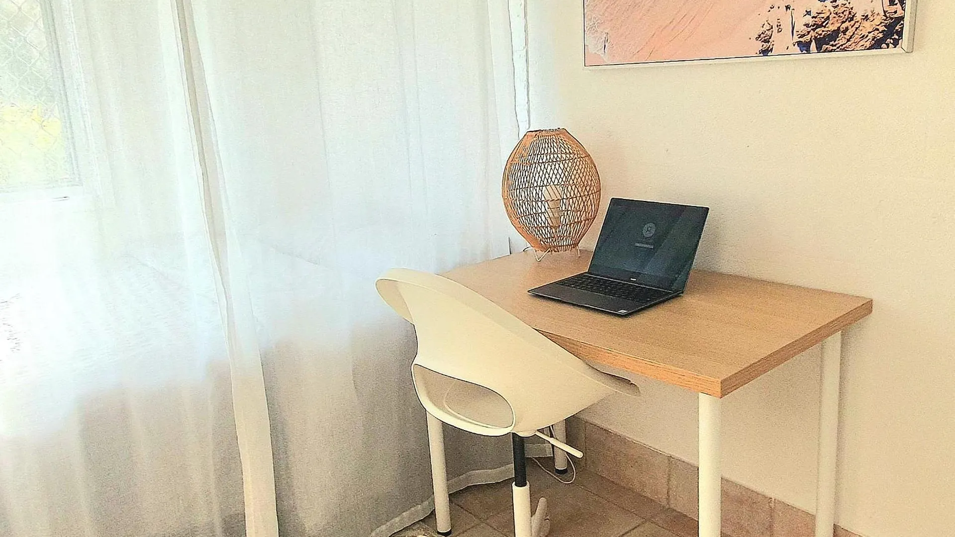 Guest house Entire Guest - Is 1 And Half Km - Pets Welcome Gold Coast
