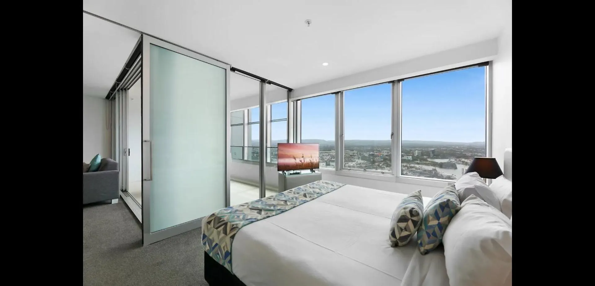 Apartment L36 Skyline View Lux And Modern At Q1 2br 1b 1c Gold Coast