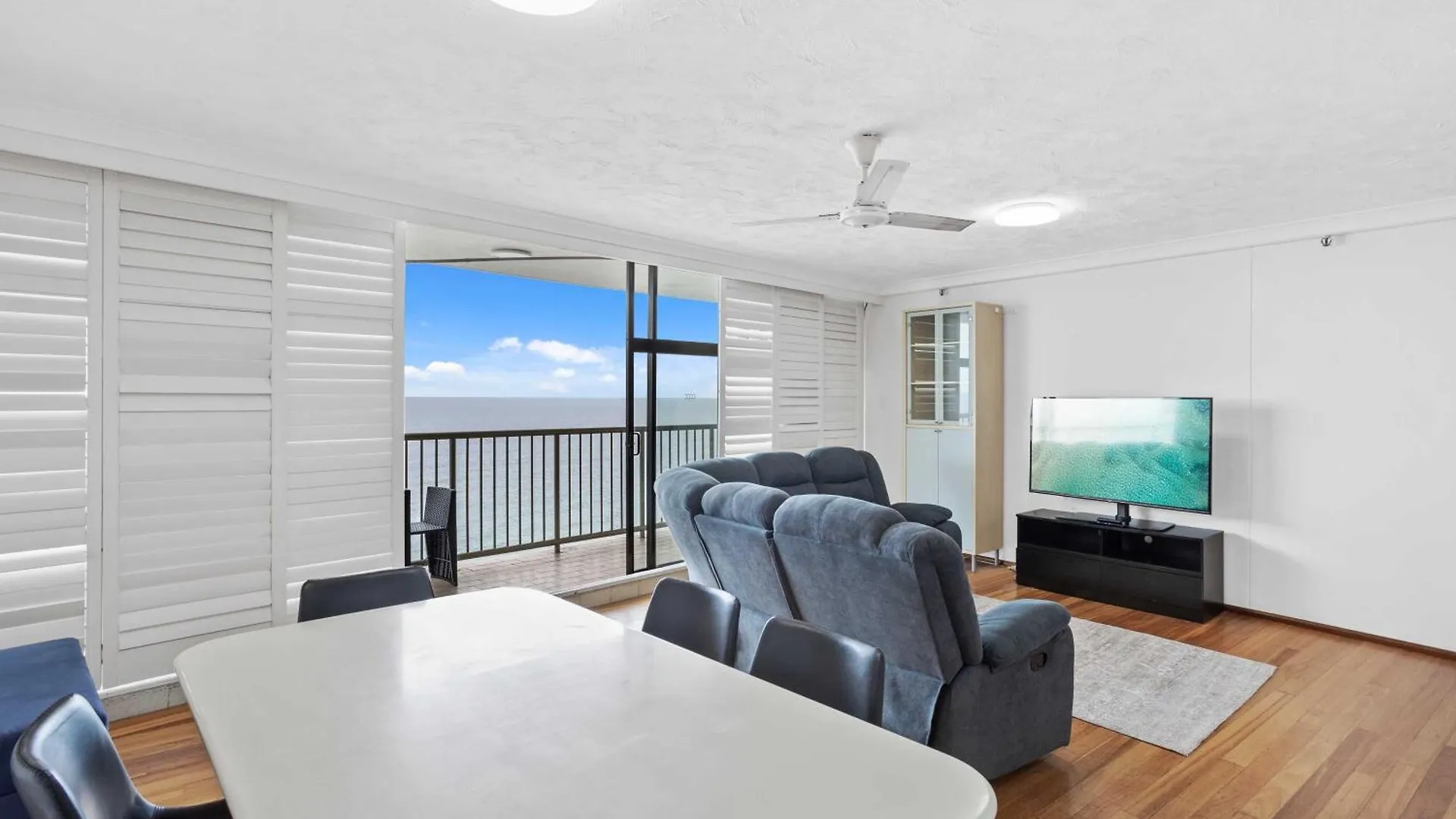 18th Floor Ocean Views At Imperial Surf Apartment