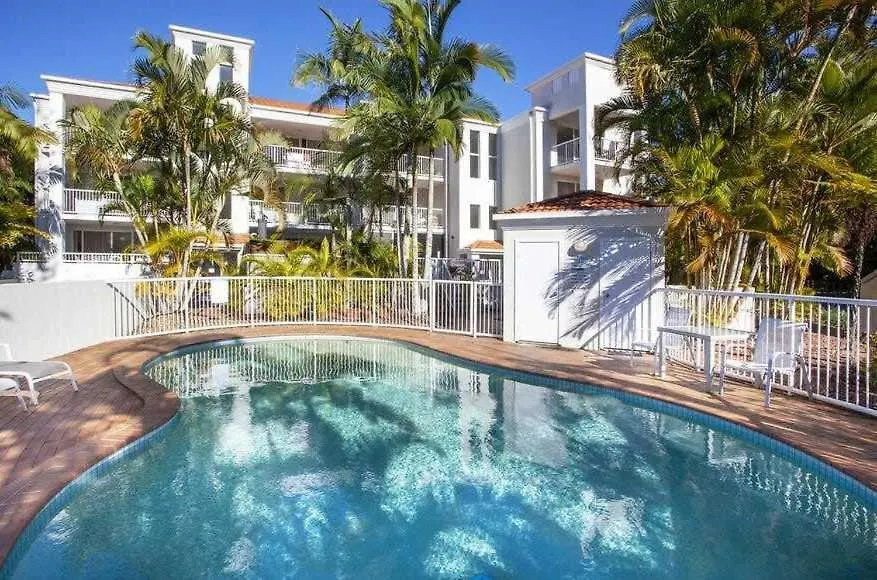 Burleigh Heads Koala Park Pool & Parking Apartment
