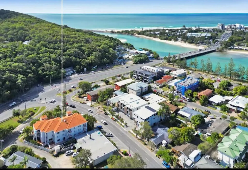 Burleigh Heads Koala Park Pool & Parking *