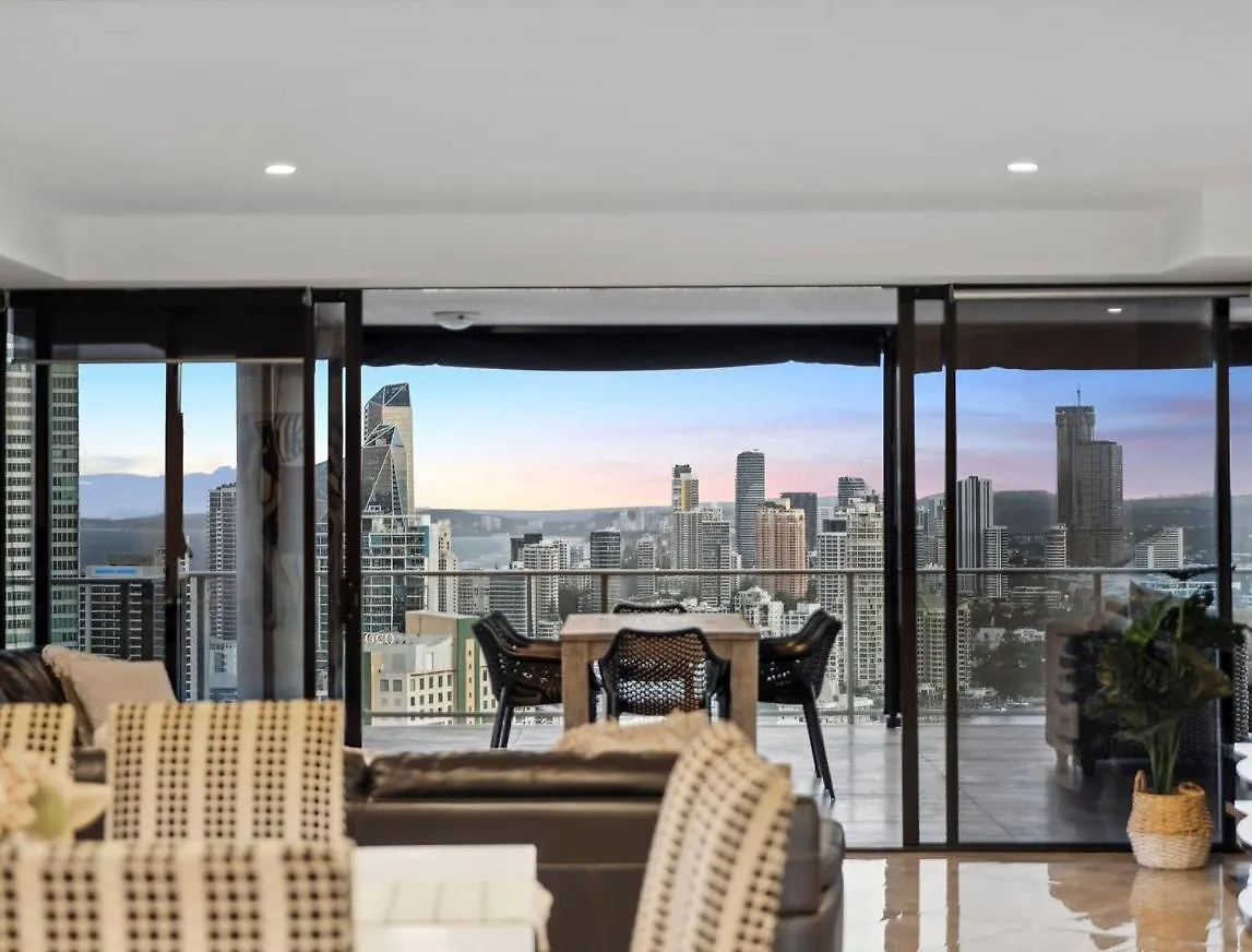 Apartment Circle On Cavill - Hosted By Coastal Letting *
