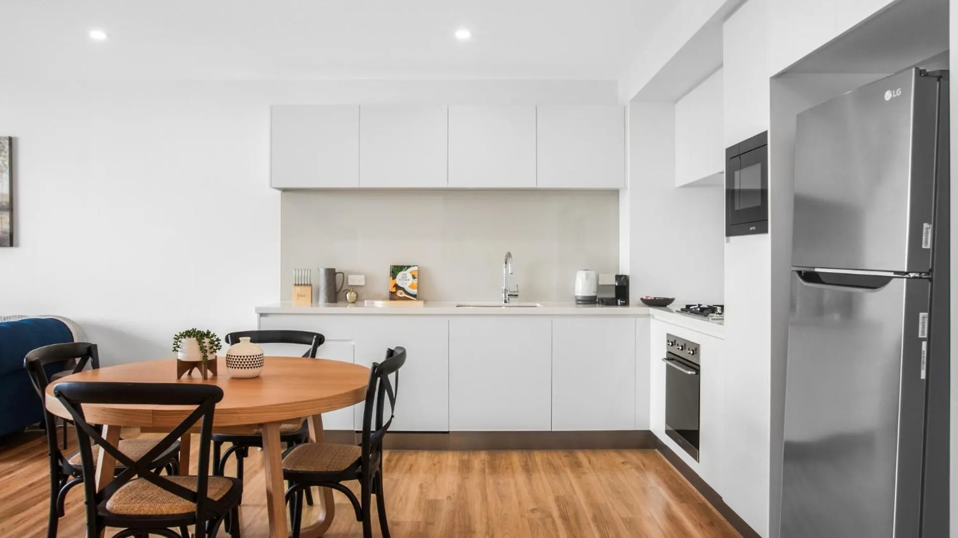Surfers Paradise 1-bed With Stunning Views & Pool