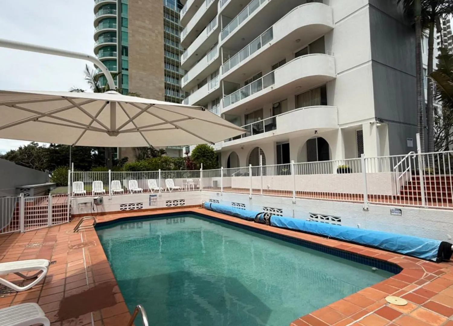 Surfers Paradise - Beachfront Apartment