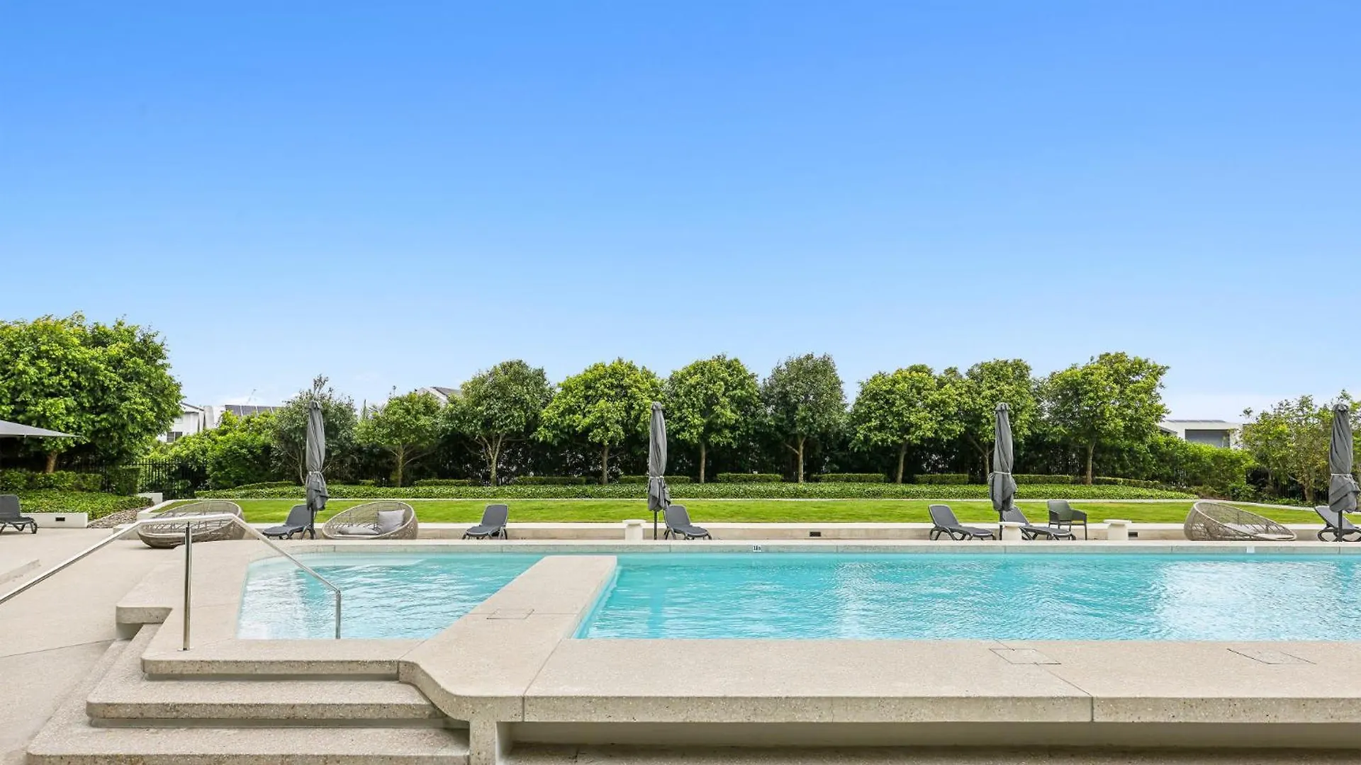 Apartment Glorious Ocean Views 2-bed Pool & Amenities Gold Coast