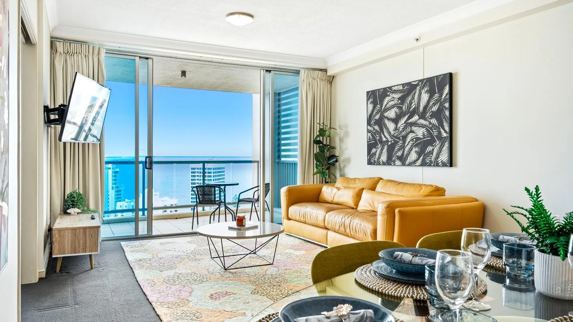 Chevron Renaissance Surfers Paradise Mid Week Madness Deal - Q