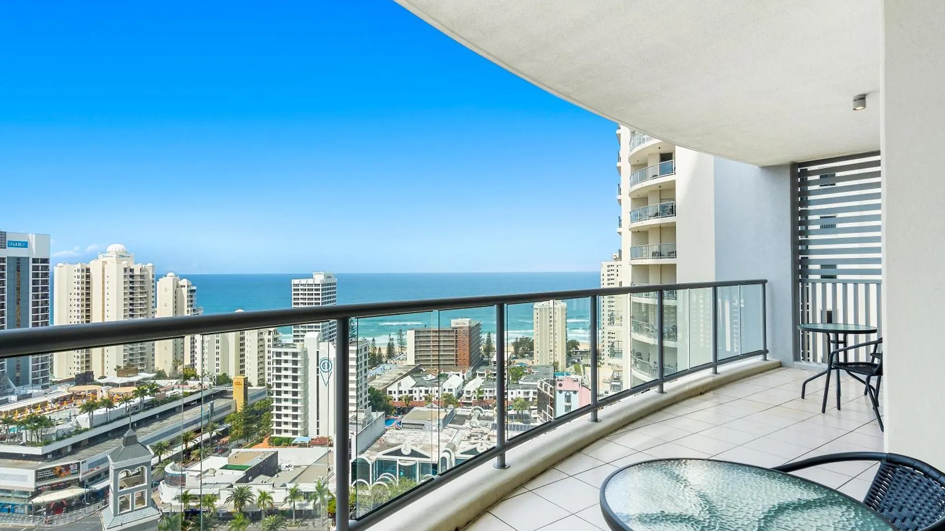 Apartment Chevron Renaissance Surfers Paradise Mid Week Madness Deal - Q