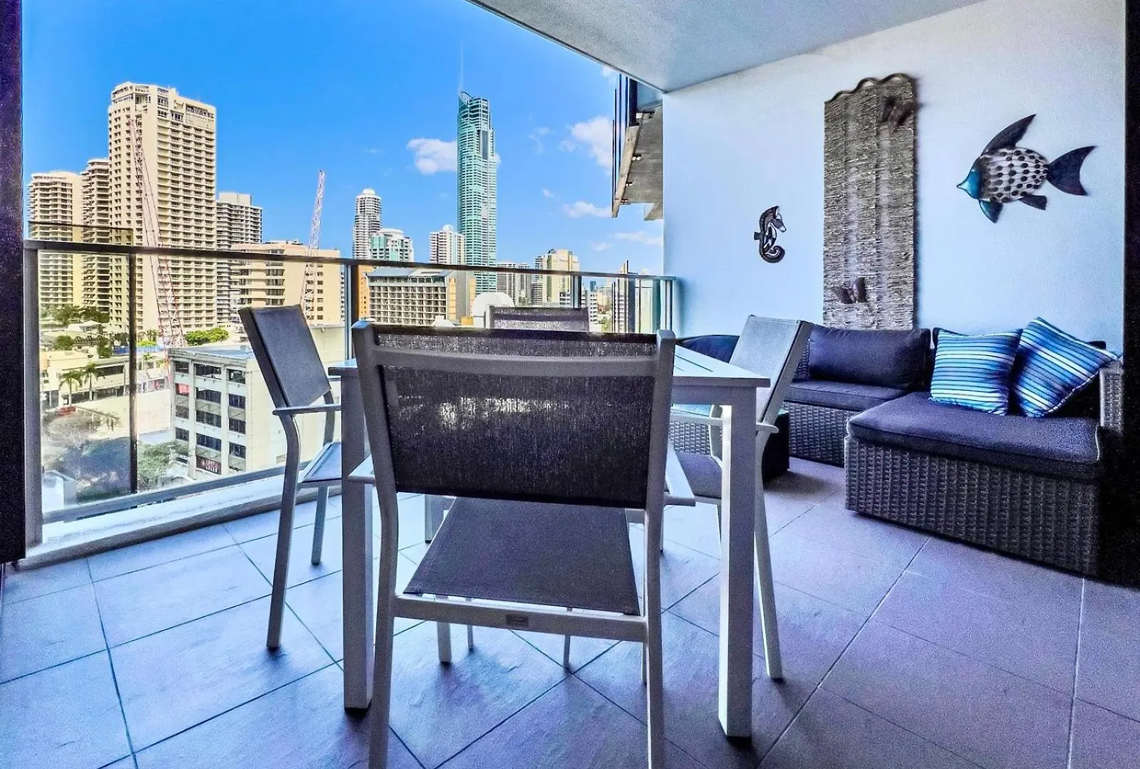 Circle On Cavill Escape * Gold Coast