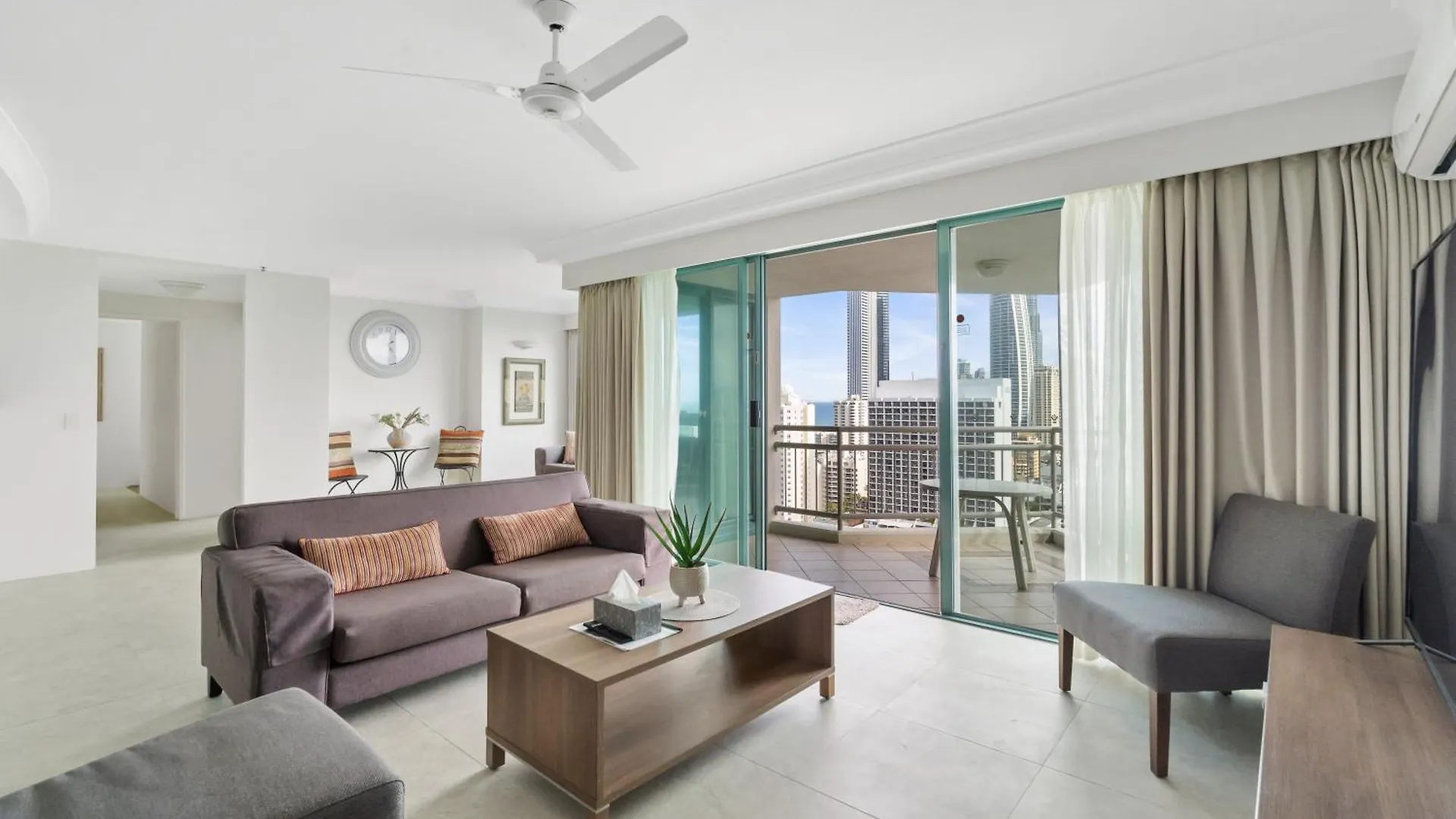 Crown Towers 2 Bedroom Ocean View Surfers Paradise