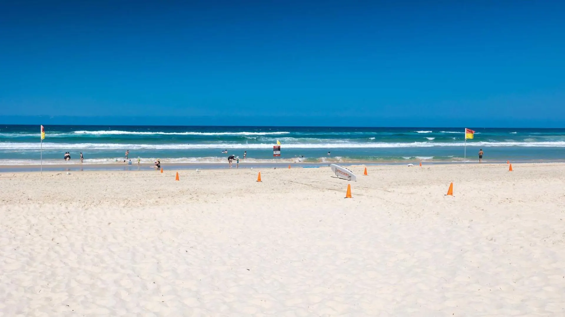 Beachside Palm Luxury - 2 Bedroom Apartment