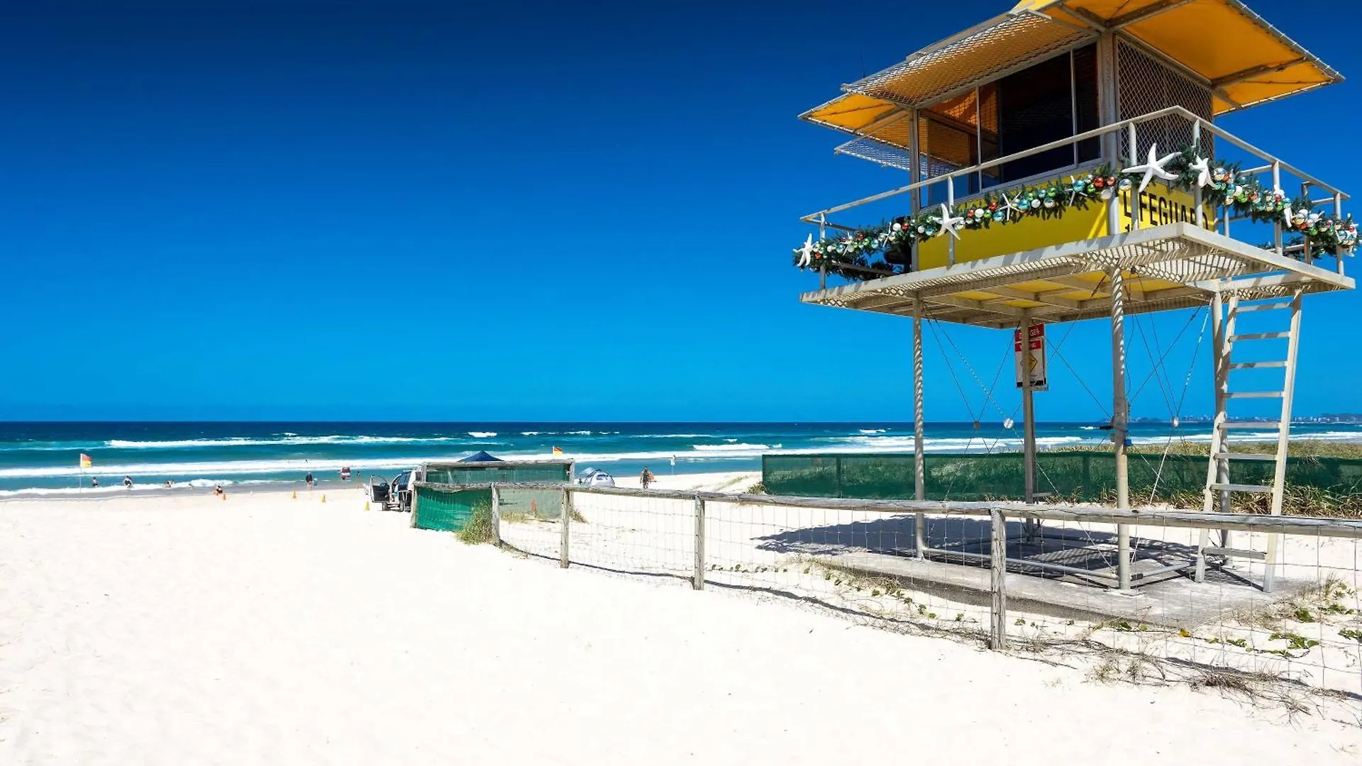 Beachside Palm Luxury - 2 Bedroom Gold Coast