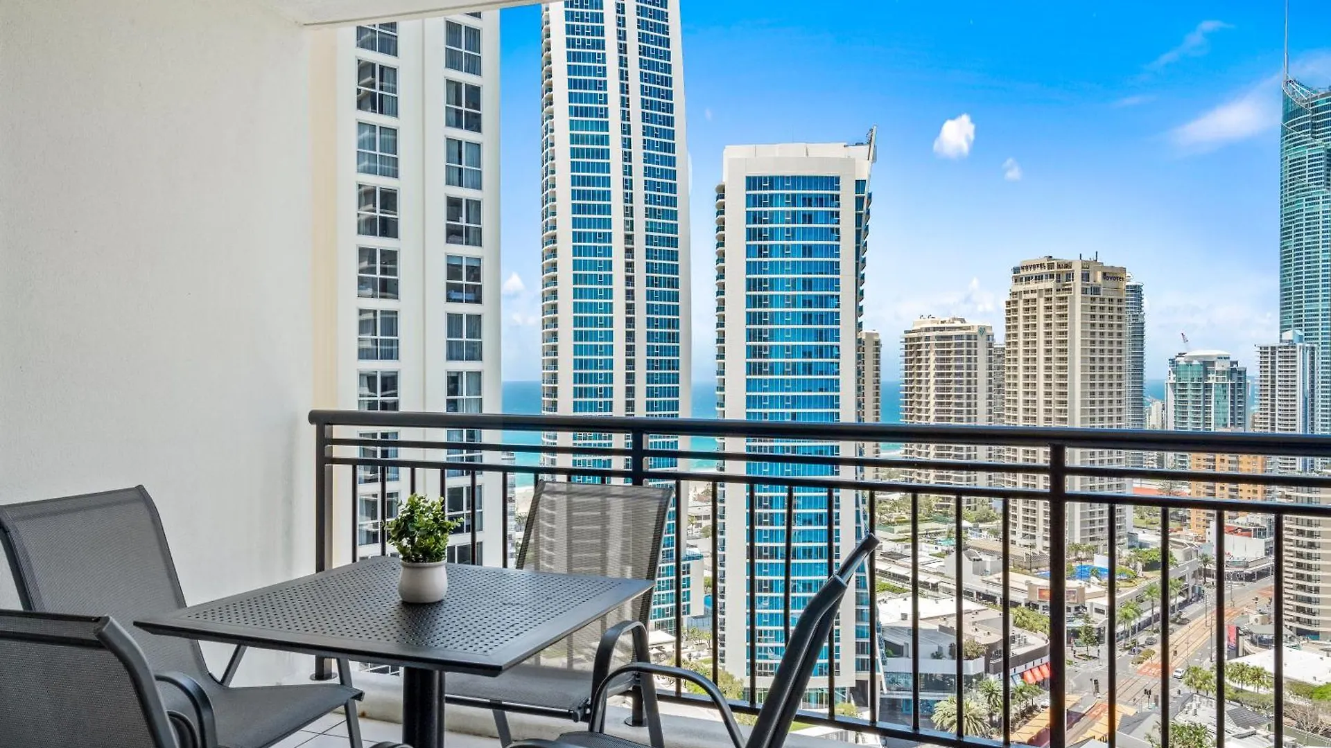Apartment Chevron Renaissance - Self Contained & Privately Managed Gold Coast