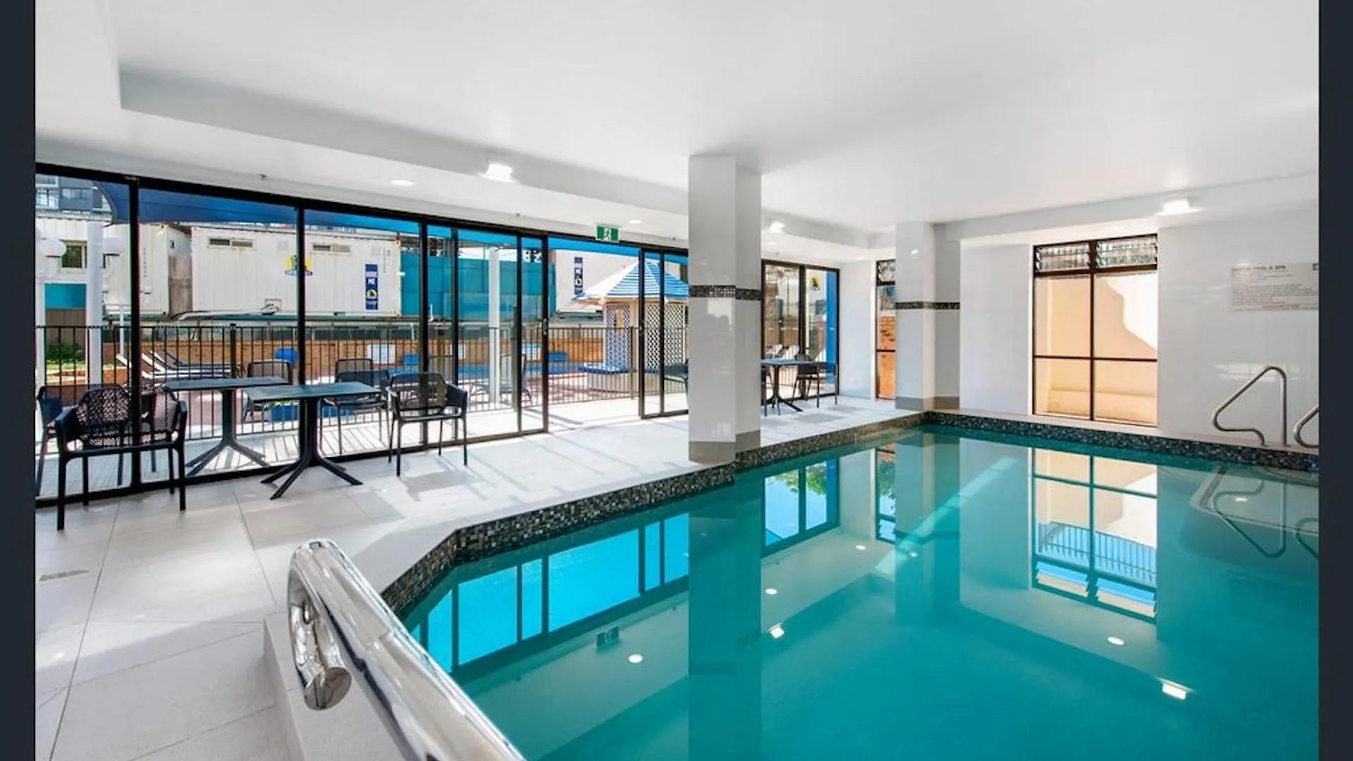 Apartment Beachfront Bliss 2br 2bath Ocean Views - Surfers Gold Coast