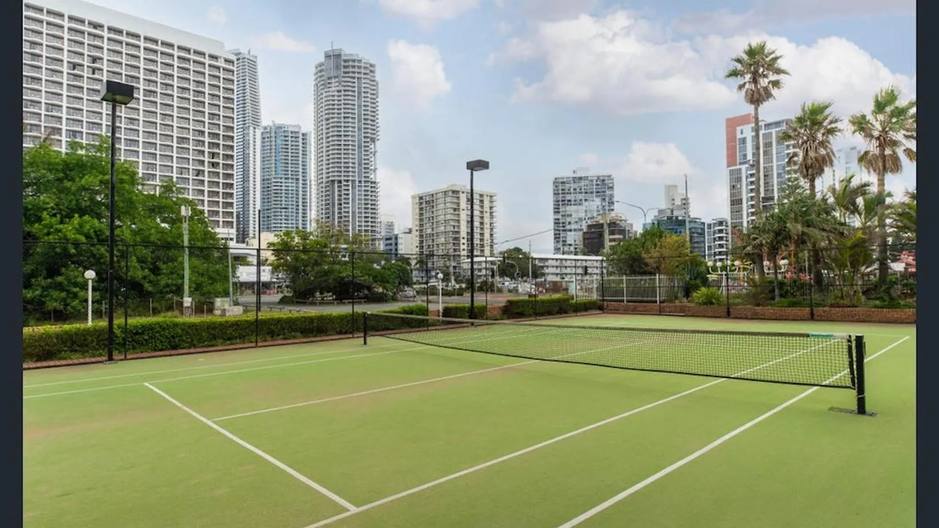 Beachfront Bliss 2br 2bath Ocean Views - Surfers * Gold Coast