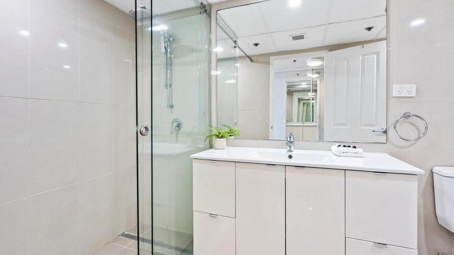 Zenith - Q Apartment *