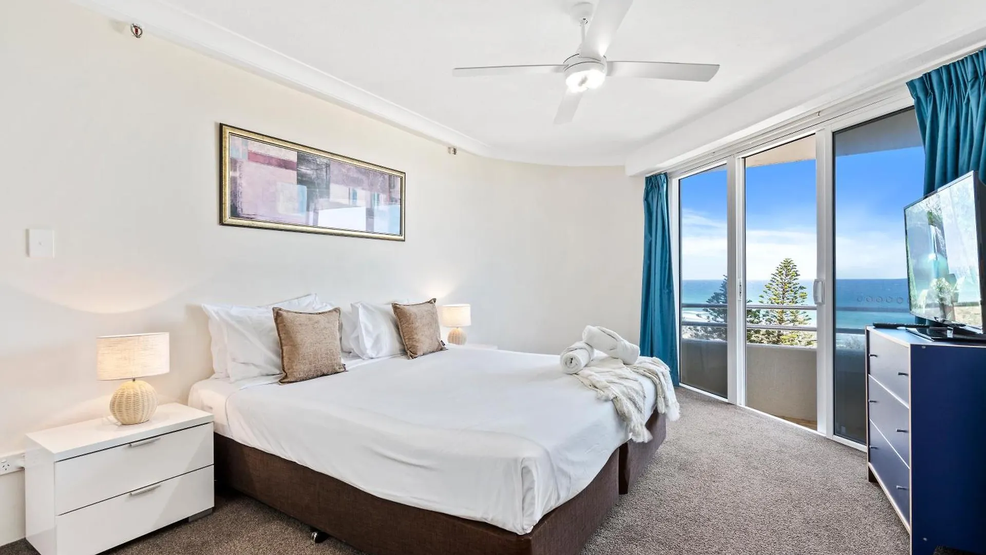 Zenith - Q Apartment