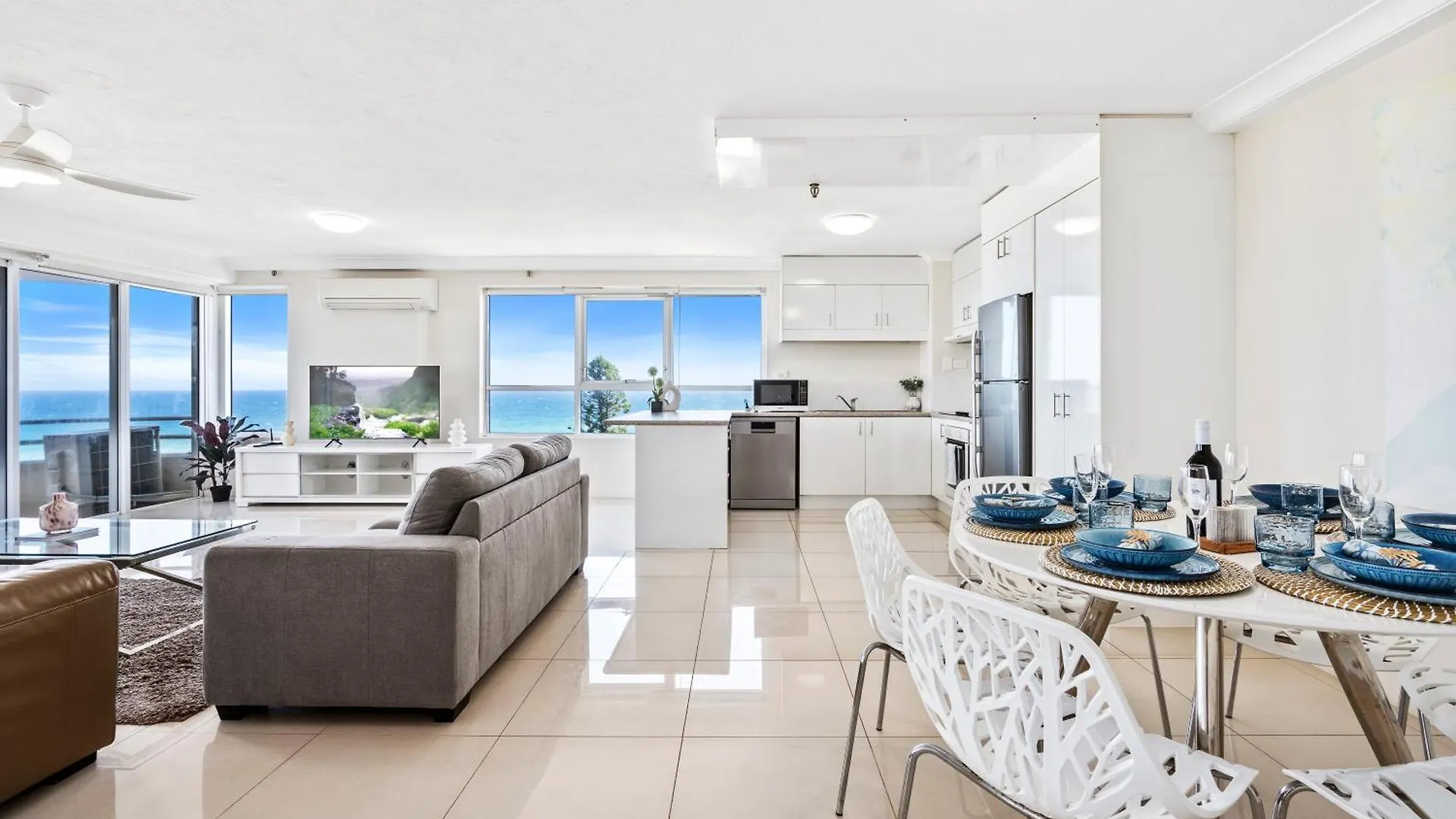 Apartment Stunning Ocean Views In 2 Bedroom Unit At Zenith - Q