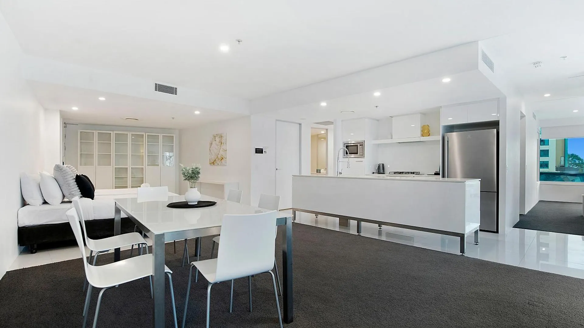 Apartment Q Tower In Surfers Paradise - From Level 3 - Self Contained & Privately Managed - Wow *