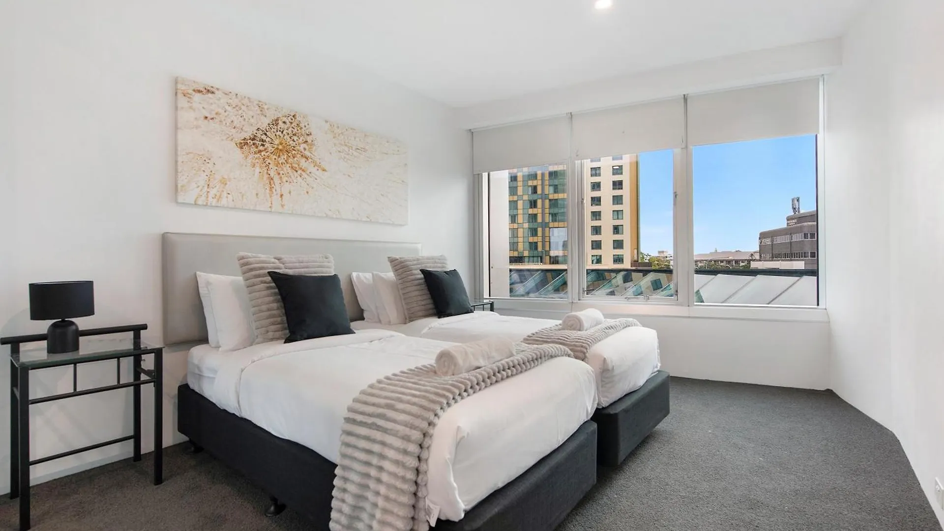 Q Tower In Surfers Paradise - From Level 3 - Self Contained & Privately Managed - Wow