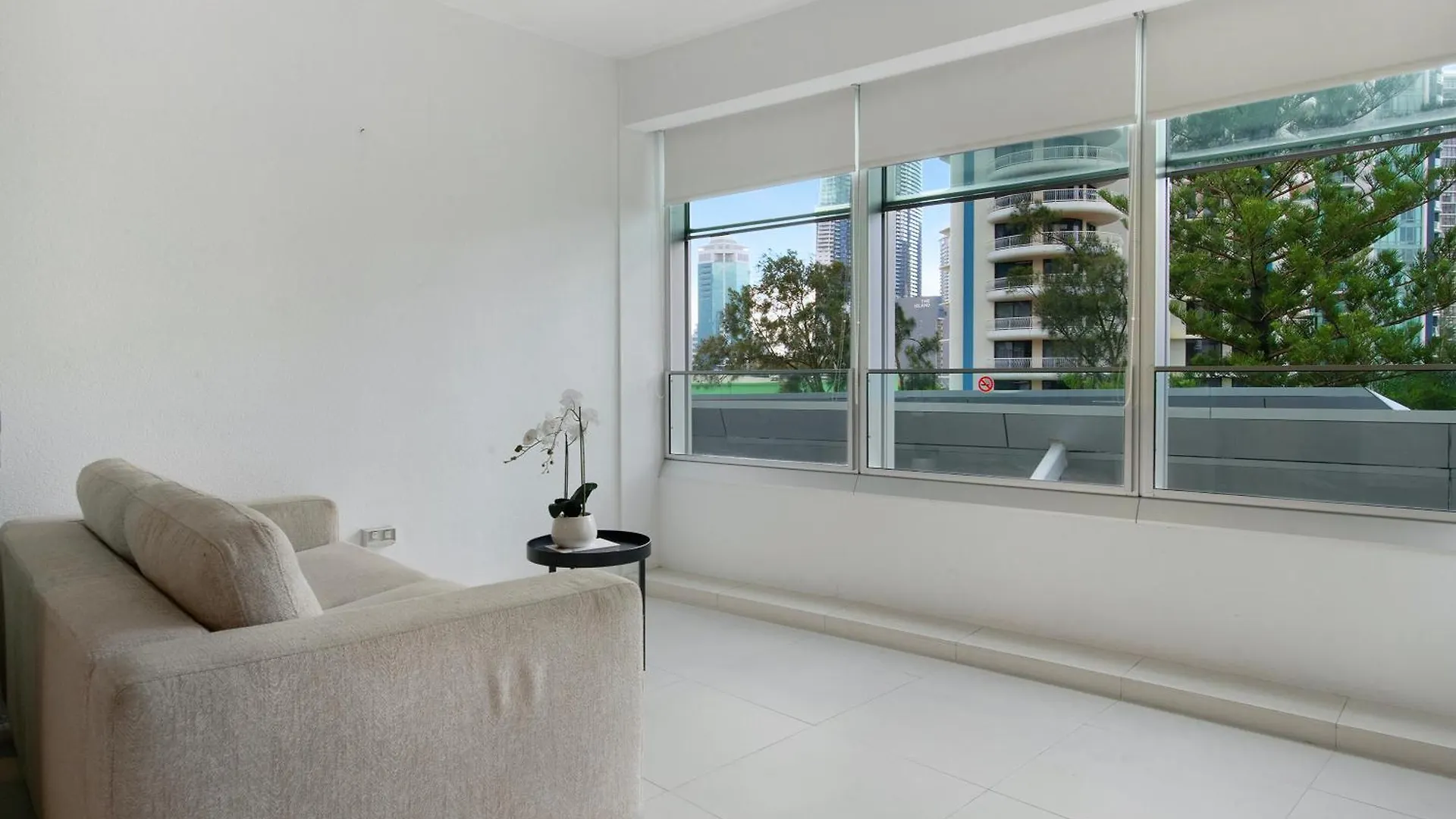 Q Tower In Surfers Paradise - From Level 3 - Self Contained & Privately Managed - Wow Apartment Gold Coast
