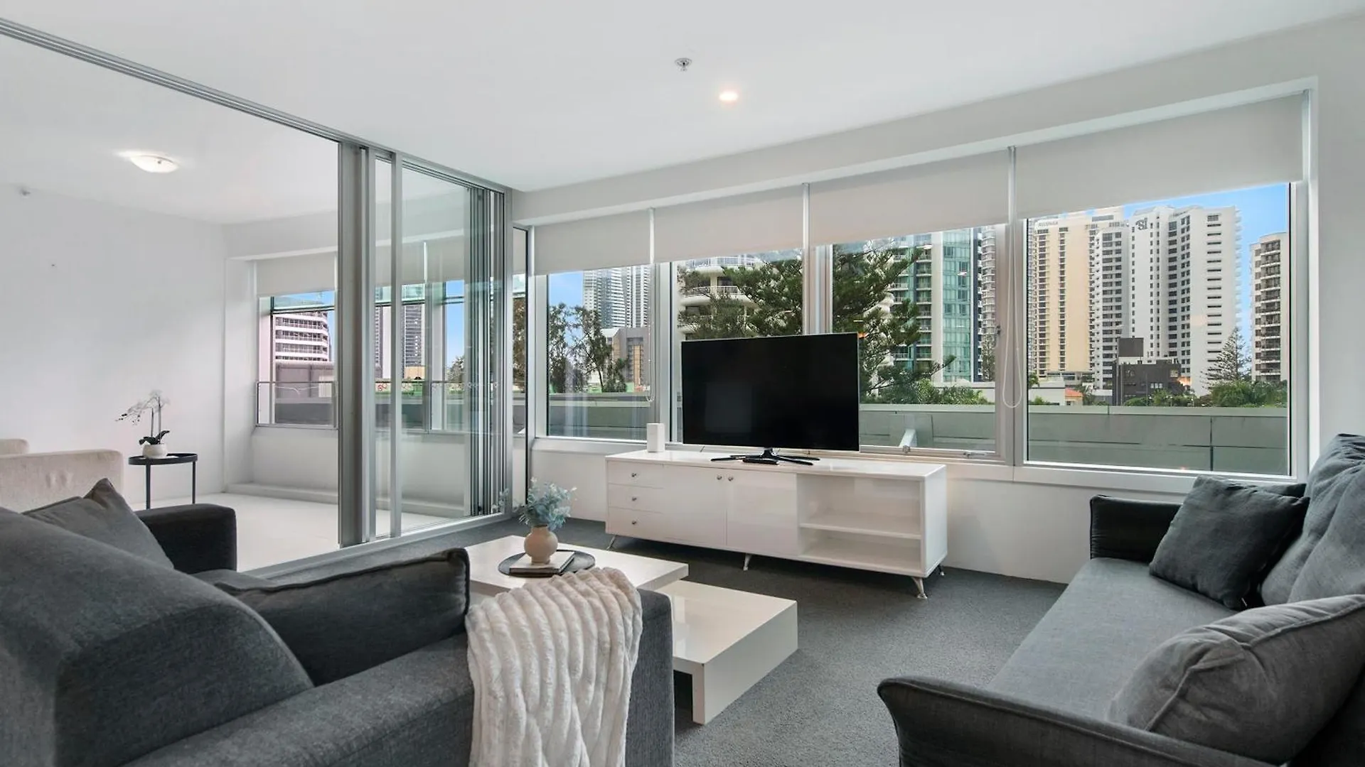 Q Tower In Surfers Paradise - From Level 3 - Self Contained & Privately Managed - Wow * Gold Coast