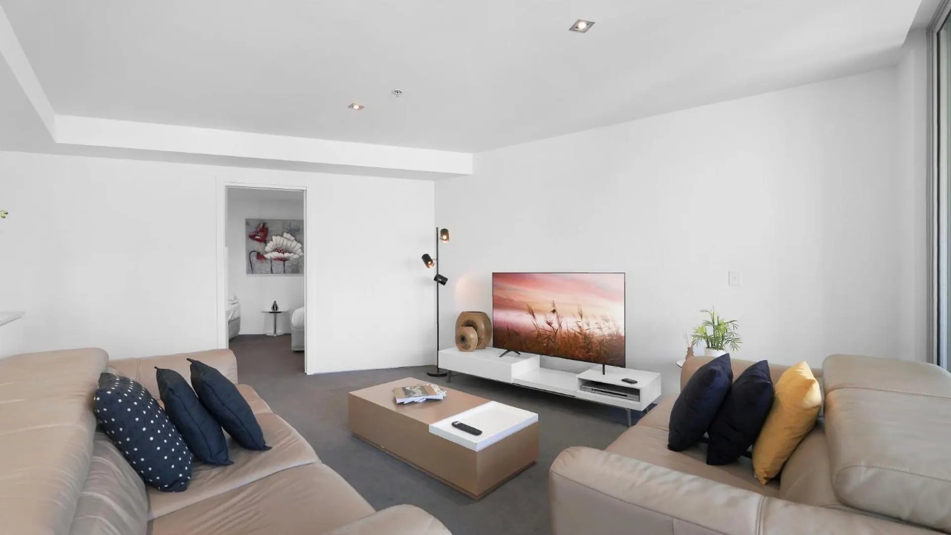 Apartmán Scenic 2-bed With Pool, Gym & Secure Parking *