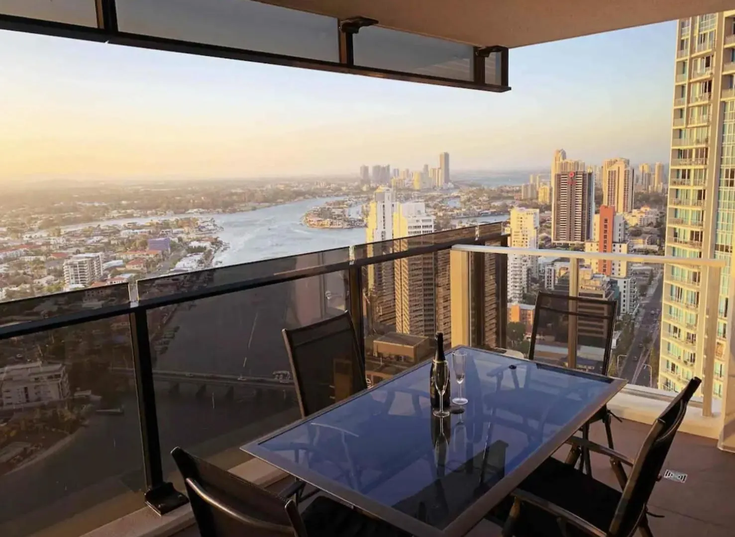 Mountain View Sleeps 6 Surfers Paradise 2 Bed 2 Bath Circle On Cav & Hilton Surfers Daire Gold Coast