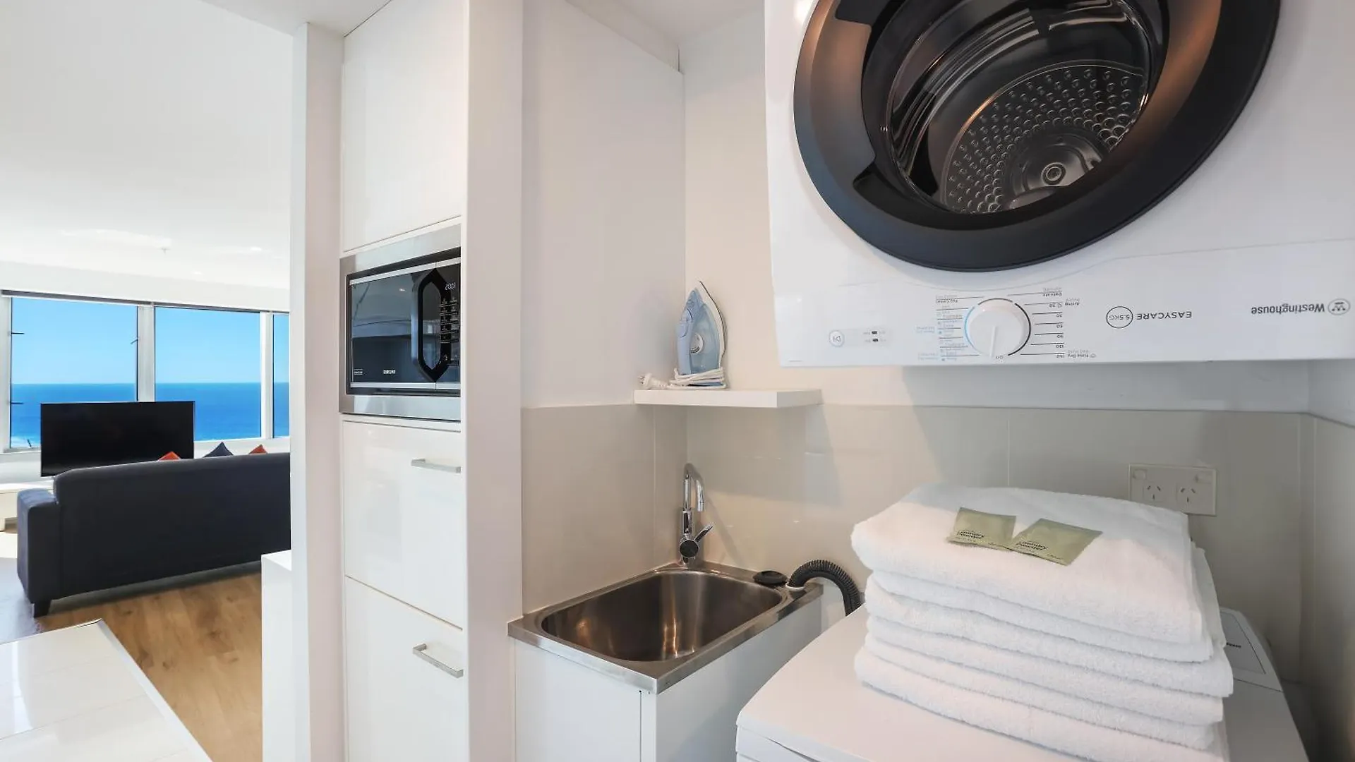 Apartment Q Tower Amazing Ocean Views 22nd Level Heated Pools Sleeps 6 - Optimise Gold Coast