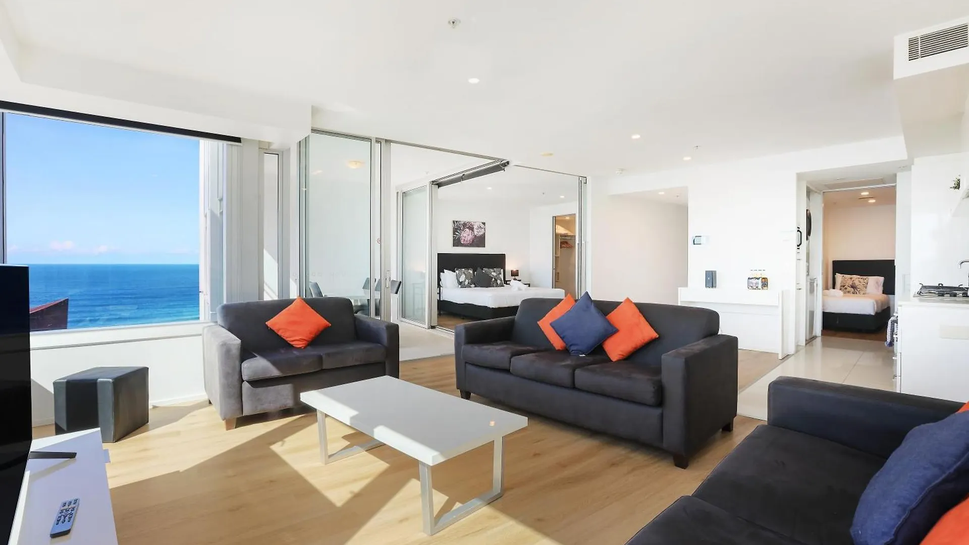 Q Tower Amazing Ocean Views 22nd Level Heated Pools Sleeps 6 - Optimise * Gold Coast