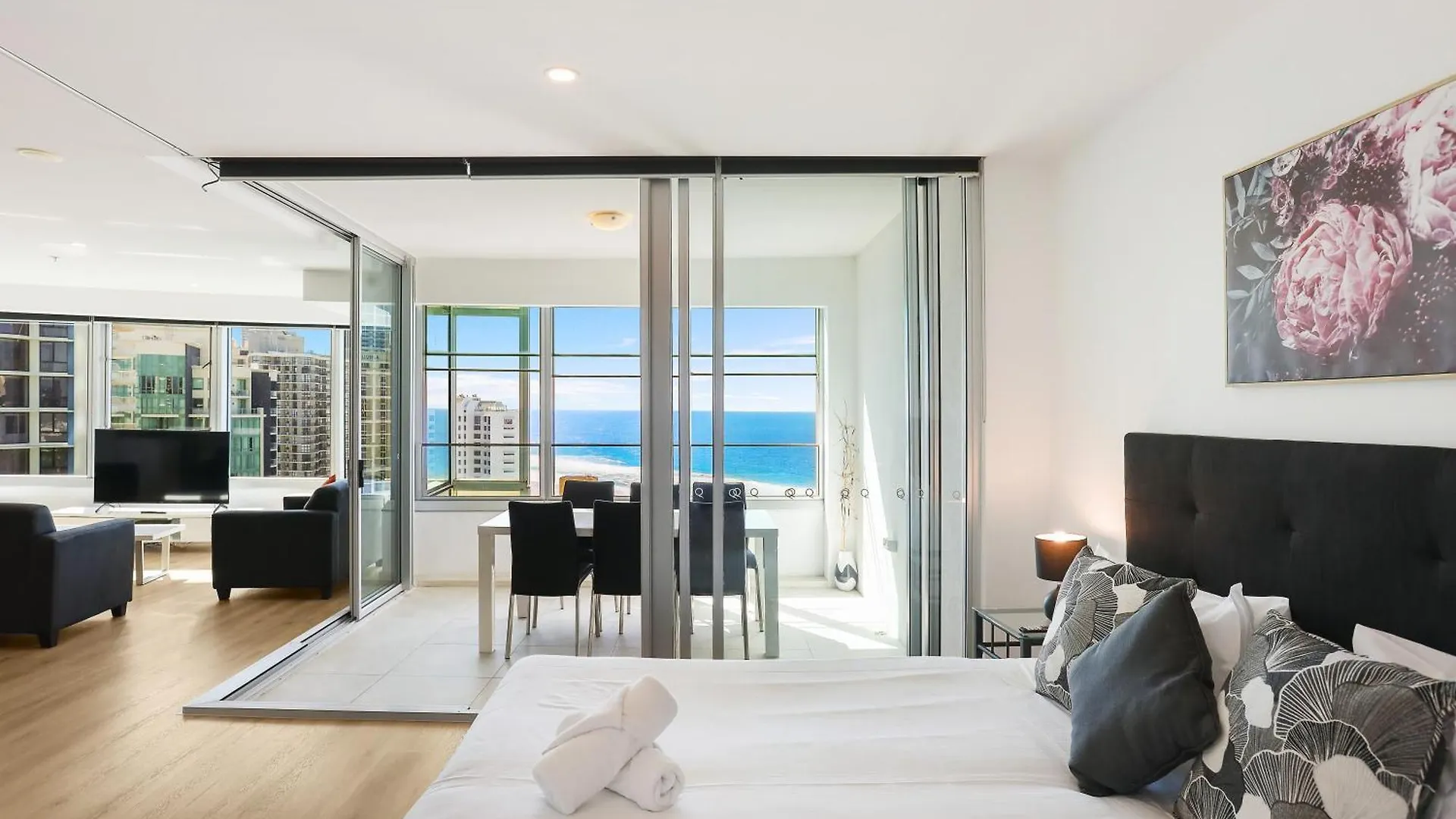 Q Tower Amazing Ocean Views 22nd Level Heated Pools Sleeps 6 - Optimise Apartment *